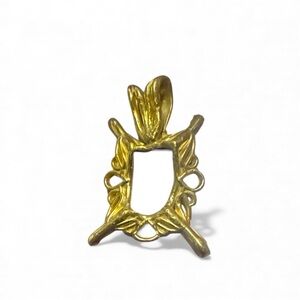 Gold Ornate Frame Pendant